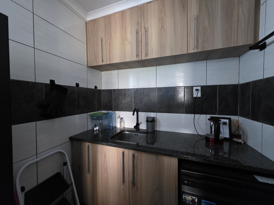 4 Bedroom Property for Sale in Paradise Beach Eastern Cape